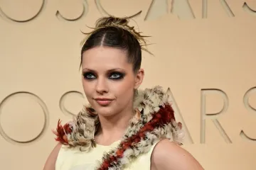 Oscari jo&scaron; nisu ni počeli, a mi smo već prona&scaron;li outfit koji konkurira u rubrici najbizarnijih