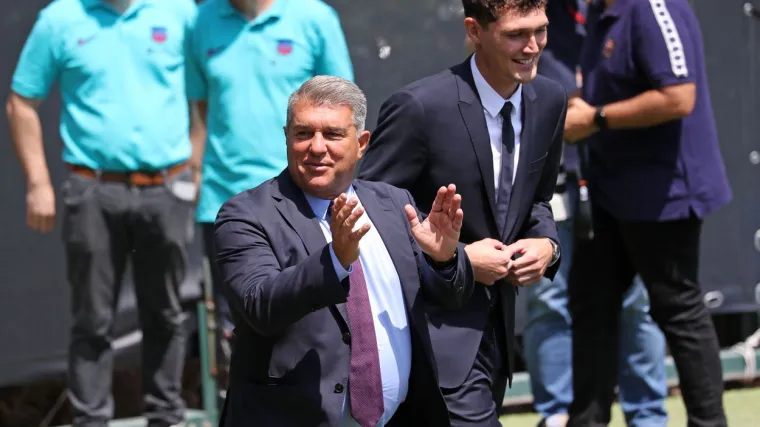 Laporta pomeo konkurenciju i ostaje predsjednik Barcelone