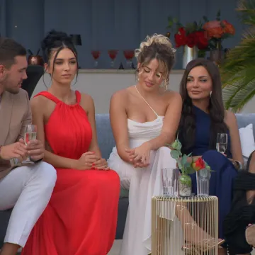 Koliko je poljubaca previ&scaron;e? 'Zamisli da se poljubi s tri, četiri cure - to mi je istro&scaron;en mu&scaron;karac'