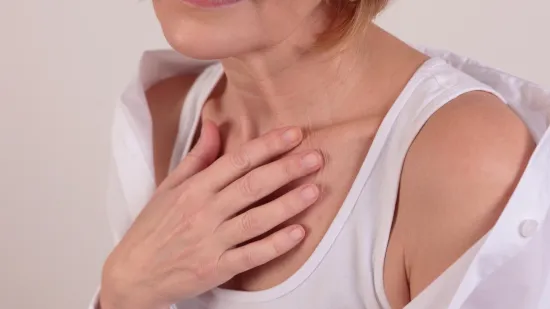 Dekolte vam je 'stariji' od lica? Dermatologinja savjetuje kako spriječiti znakove starenja