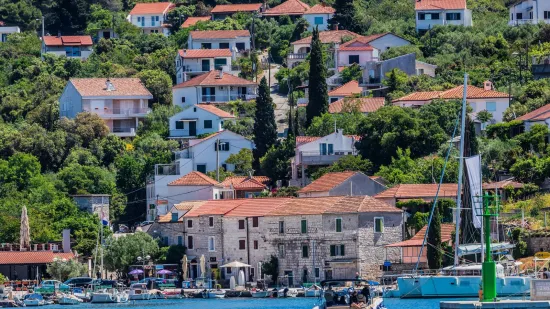 'Dođe&scaron;, očisti&scaron; i uzme&scaron; novac na ruke': Mreže se zažarile zbog pitanja 'po&scaron;to či&scaron;ćenje?'