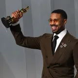 Neobično slavlje oskarovca: Michael B. Jordan s kipićem oti&scaron;ao na burger, snimka postala hit