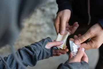 Smrtonosnu drogu, 100 puta jaču od heroina, tinjedžeri kupuju putem popularne aplikacije