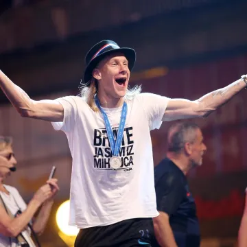 Domagoj Vida ponovno pokazao veliko srce: Donirao opremu koja spa&scaron;ava živote