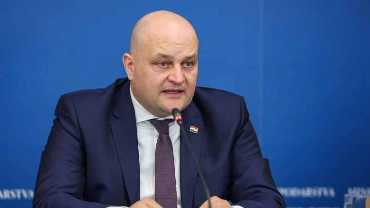 &Scaron;u&scaron;njar poslao poruku Mađarima: 'Morate odlučiti kojem svijetu pripadate'