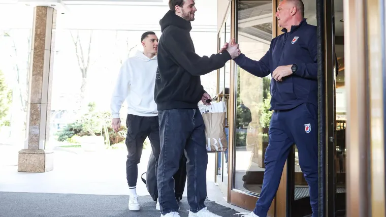 Glava&scaron; obrijao prepoznatljivi brk pa poručio: 'Čast nam je &scaron;to idemo u Dalmaciju i Slavoniju'