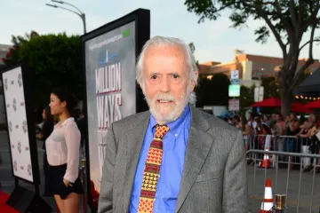 Hollywood u suzama: Preminuo kultni barmen iz filma 'Povratak u budućnost III'