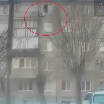 Pala je s petog kata te se pridigla i od&scaron;etala prije dolaska hitne