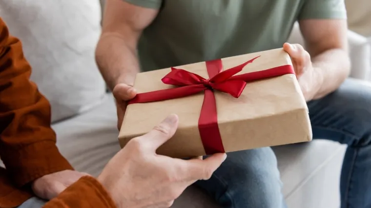 Ove stvari nipo&scaron;to nemojte poklanjati za Dan očeva: Navodno donose tugu i siroma&scaron;tvo