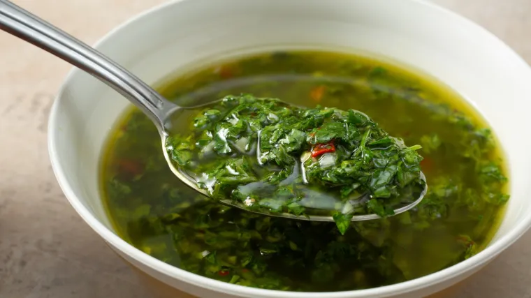 Savr&scaron;eni umak za odrezak bit će gotov za pet minuta. Potrebna su vam samo četiri sastojka