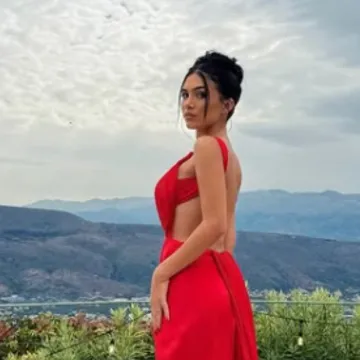 Anastasia iz 'Gospodina Savr&scaron;enog' blista u crvenom, a poslala je i znakovitu poruku