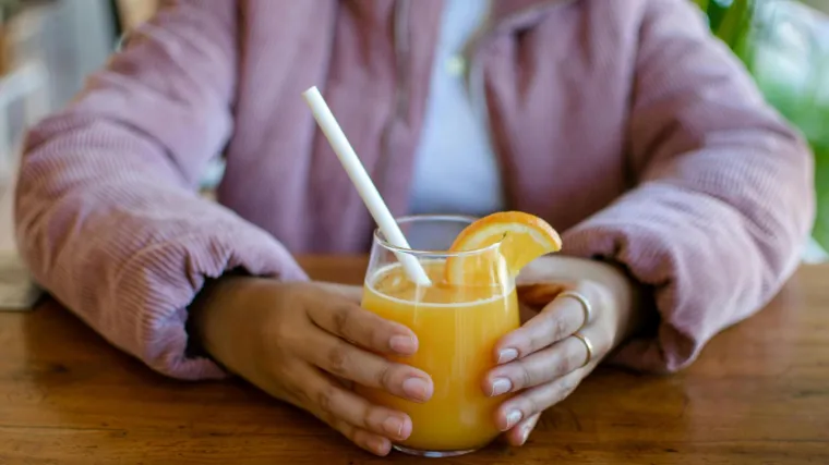 Nutricionisti upozoravaju: Ako pijete svaki dan sok od naranče riskirate negativne posljedice