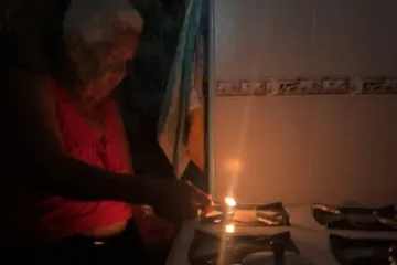 Otok već tri mjeseca bez kapi goriva, a sada i bez struje: 'Živim na 17. katu...'