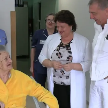 Ani (81) izvadili tumor težak čak 36 kilograma! 'Ni&scaron;ta ne jedem, a trbuh raste... Rekoh, ja sam trudna'