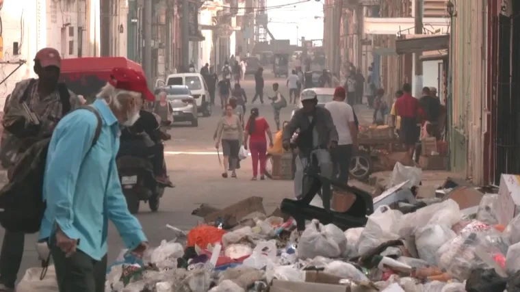 Tu vrijeme kao da je stalo: Prosječna plaća je 15 $, a budućnost mračna. Ljudi se gu&scaron;e u smeću...