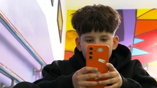 Kako učenici žive bez mobitela u &scaron;koli? 'Kad zaboravim zadaću doma, pi&scaron;em mami da donese'