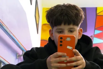 Kako učenici žive bez mobitela u &scaron;koli? 'Kad zaboravim zadaću doma, pi&scaron;em mami da donese'