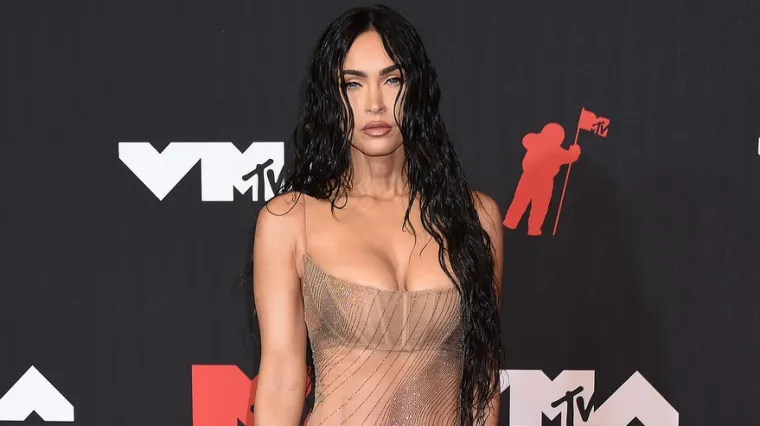 Megan Fox se vratila na dru&scaron;tvene mreže i to u izazovnom izdanju s jo&scaron; izazovnijom porukom