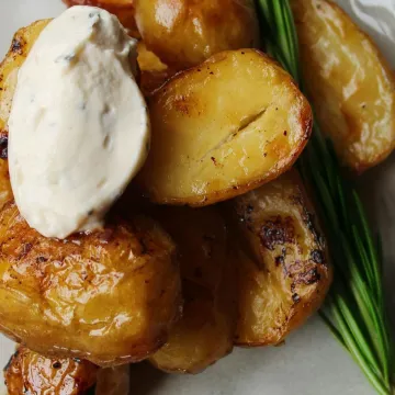 Kad pečete krumpire u ljusci, obavezno na njih stavite ovo: 'Ukusniji su i hrskaviji'