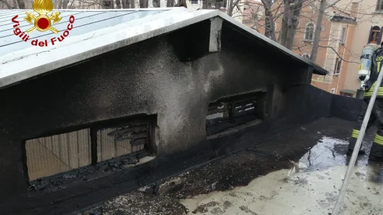 Zapalio se Paviljon Srbije na Venecijanskom bijenalu: Snažan vjetar otežava ga&scaron;enje