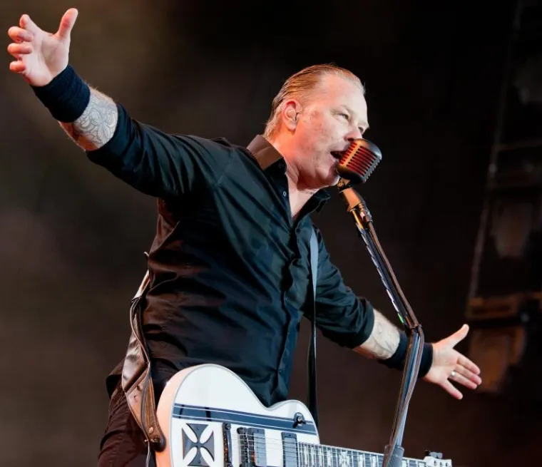 Podvodna prosidba iz snova: Frontmen Metallice zaprosio djevojku među kitopsinama