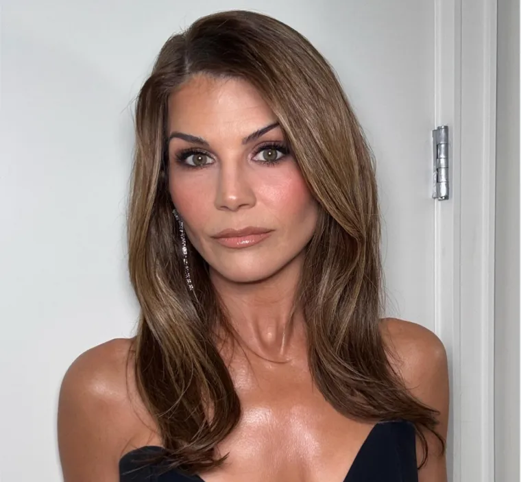 Filteri, &scaron;minka ili kut fotografiranja? Lori Loughlin izazvala rasprave: 'Ne liči na sebe!'