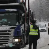 Snijeg i bura iznenadili Hrvate: 77 vozača isključeno iz prometa, a ovo je glavni razlog