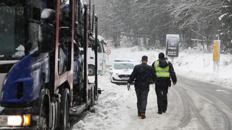 Snijeg iznenadio Hrvatsku, kamioni ne mogu autocestom: 'Problema s či&scaron;ćenjem nije bilo, ali vozila...'