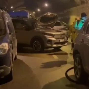 Snimka lančanog sudara u susjedstvu: 'Skr&scaron;ilo' se vi&scaron;e od 80 vozila