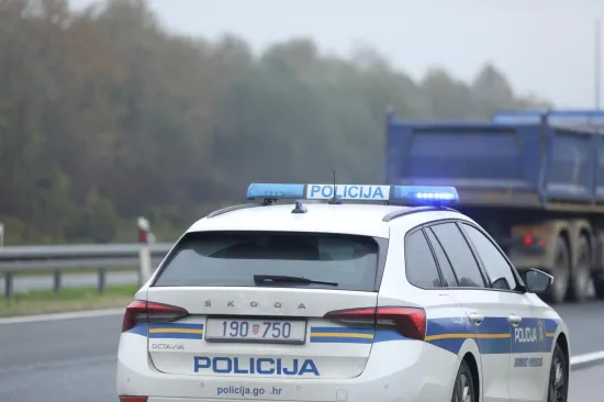 Prekinut promet na dijelu A1 zbog nesreće, HAK upozorio na probleme