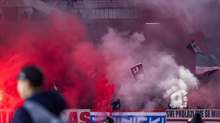 U Mostaru intonirana himna BiH: Pogledajte kako su reagirali navijači Zrinjskog