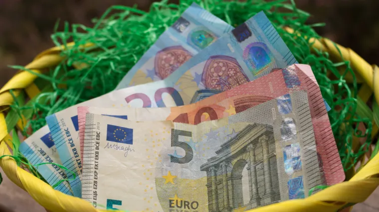 Hrvatski grad u petak počinje isplatu uskrsnica: Evo kome stiže 70 eura