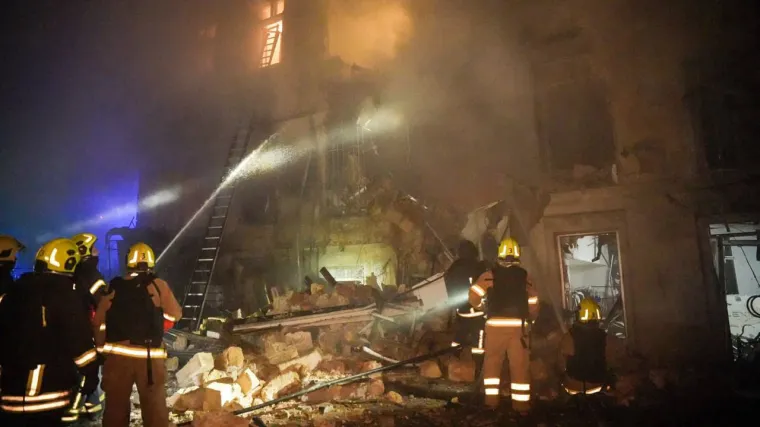 Rusi izveli veliki napad: Eksplozije odjekivale Odesom, zgrade u plamenu...