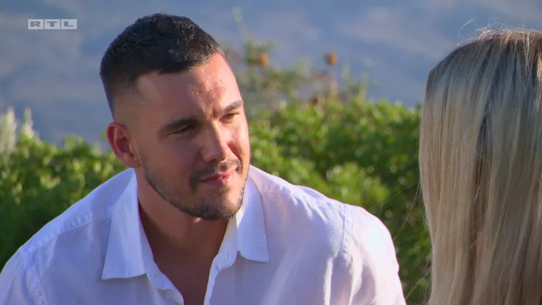 Helena odbila poljubac pred kamerama: 'Spremna sam, ali ne mogu'