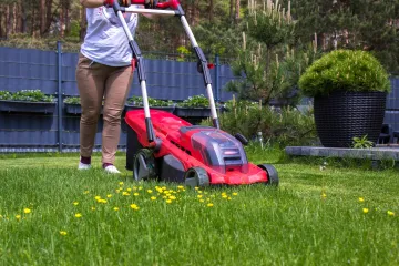 Žena kosila, a onda je ne&scaron;to eksplodiralo: Riječ je o 'zvončiću'?