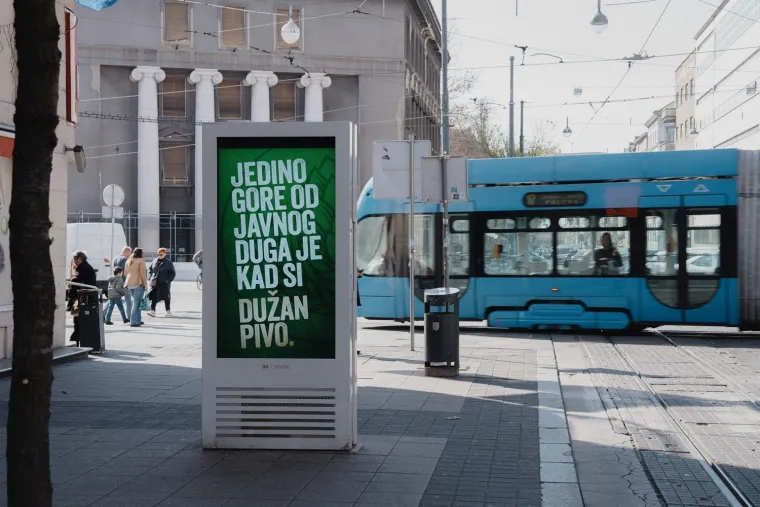 Kad se poznata imena nađu na billboardima svi počnu pričati o dugovima