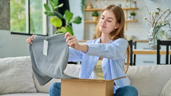 Niste sigurni trebate li prije prvog no&scaron;enja oprati novu odjeću? Stručnjaci donose odgovore