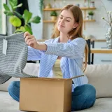 Niste sigurni trebate li prije prvog no&scaron;enja oprati novu odjeću? Stručnjaci donose odgovore