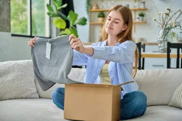 Niste sigurni trebate li prije prvog no&scaron;enja oprati novu odjeću? Stručnjaci donose odgovore