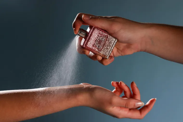 Radite li i vi ove pogre&scaron;ke? Stručnjaci objasnili kako pravilno nanositi parfem