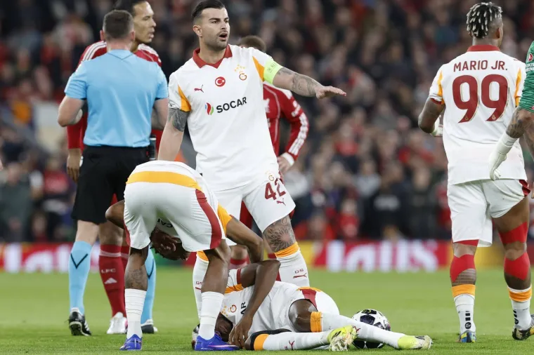 Te&scaron;ka ozljeda u Ligi prvaka: Zvijezda slomila ruku, pogledajte dramatične prizore