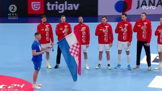 Lijepa Na&scaron;a se ori u Dagurovom gradu! Pogledajte koji na&scaron; rukometa&scaron; najglasnije pjeva himnu