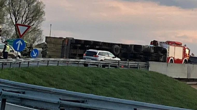 Te&scaron;ka nesreća na A1 kod Karlovca! Prevrnuo se kamion, kolona duga 6 kilometara: 'Gadno...'