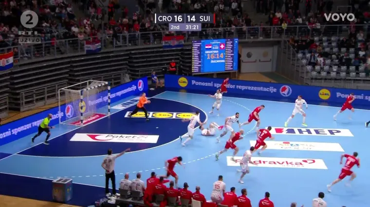 Ma Cindrić je svemoguć! Pogledajte gol sa svoje polovice