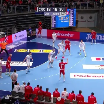 Hrvatska se igra rukometa! Glava&scaron; ukrao loptu i Jelinić zabio laki gol...