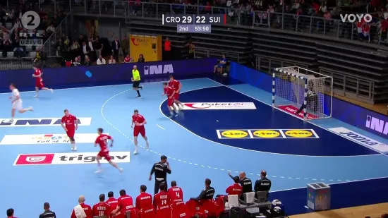 Prava atrakcija Leona Ljevara: Sunožno kroz &scaron;vicarski blok za veliko vodstvo