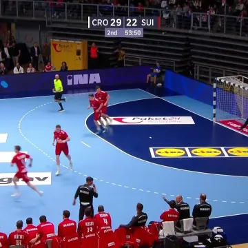 Prava atrakcija Leona Ljevara: Sunožno kroz &scaron;vicarski blok za veliko vodstvo