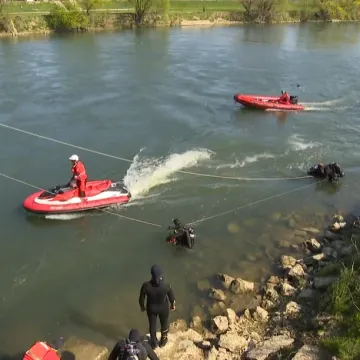 Vatrogasci odradili neplaniranu akciju izvlačenja iz Save: 'Nama je to super vježba'