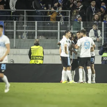 Rijeka &scaron;okirala Francusku: Jedan potez zapalio tribine i vratio sve u igru!