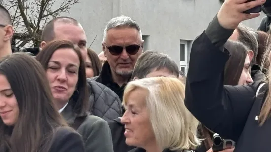 Marko Perković Thompson stigao na prisegu kćeri Dive Marije u Požegu